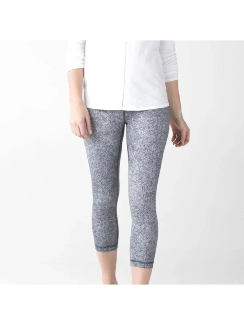 Lululemon Wunder Under Crop III Rio Mist White Black